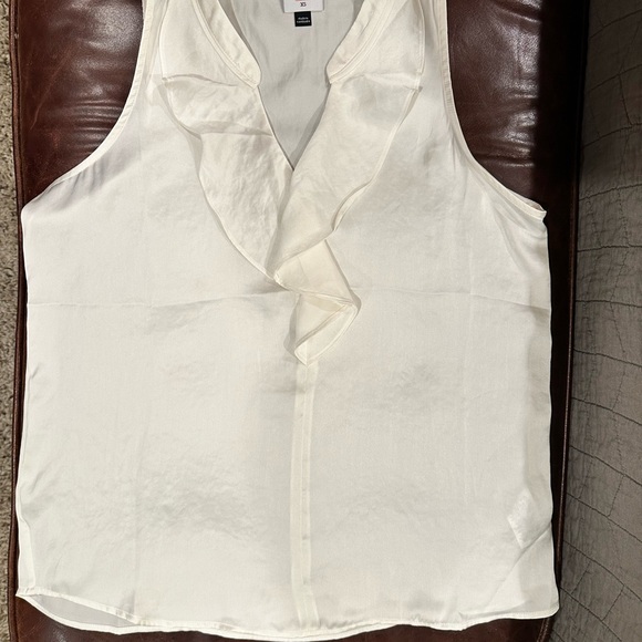 NWOT Cabi Showstopper Top - off-white/cream - size xs - Picture 2 of 3